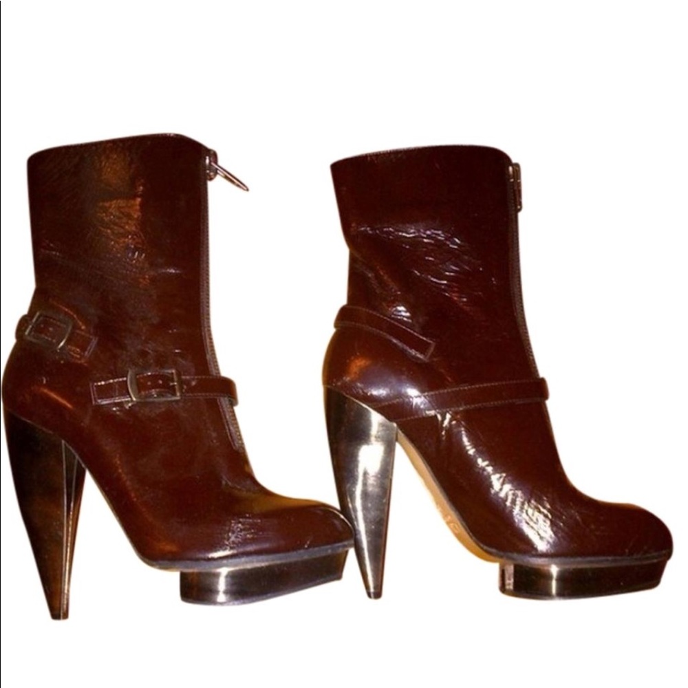 Chloè bull horn horseshoe boot 37